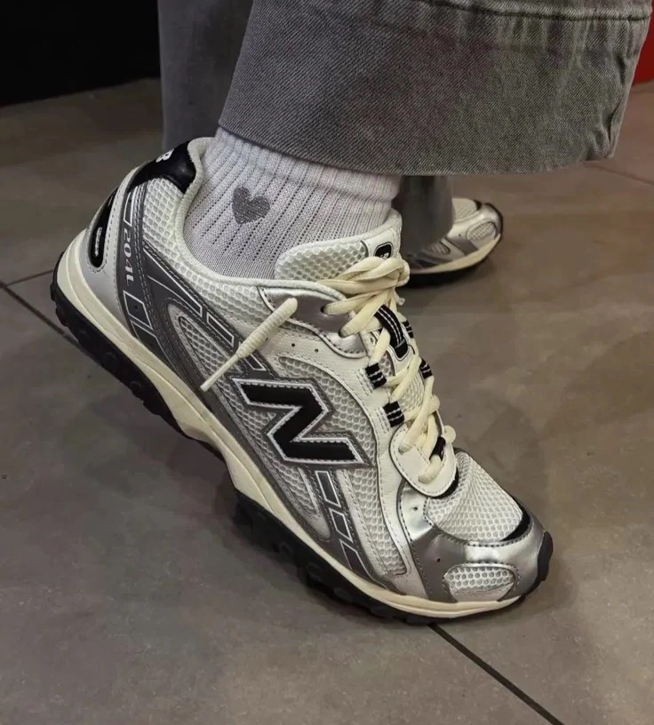 New Balance 204L